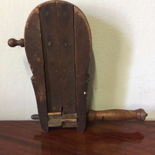 RARE POLICE RATTLE CIRCA 1830 ( 25 x 25 cm )
