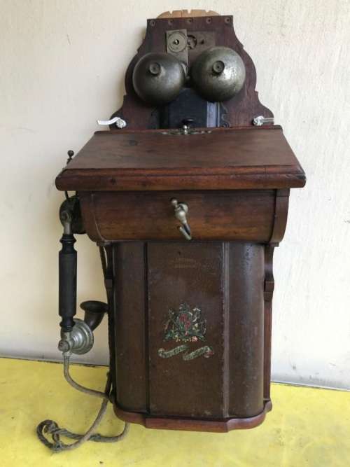 VINTAGE ERICSSON PHONE,
