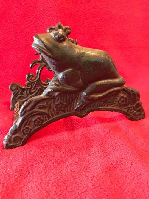 VINTAGE CAST IRON FROG BOOT SCRAPER
