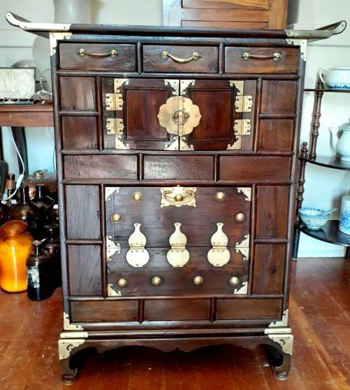 VINTAGE CHINESE MEDICINE CABINET ( 82 X 62 X 30 CM )