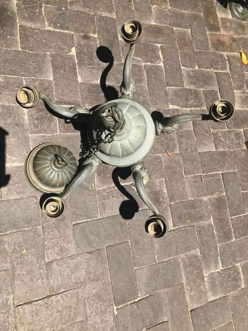Magnifiscent Brass Ceiling Ligth with Marble Cups ( diameter 70 cm )