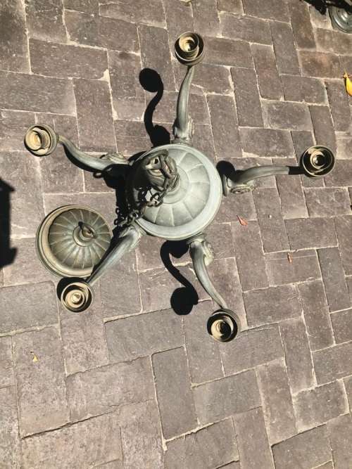 Magnifiscent Brass Ceiling Ligth with Marble Cups ( diameter 70 cm )