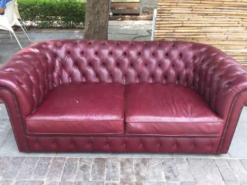 Chesterfield Genuine Leather Set : Couch and two wingback chairs