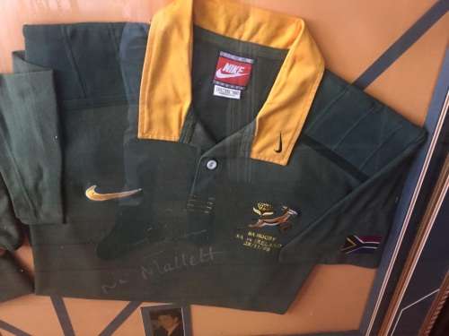 Springbok Rugby Test Jerseys: Framed pair commerating Mallets 17 wins in row