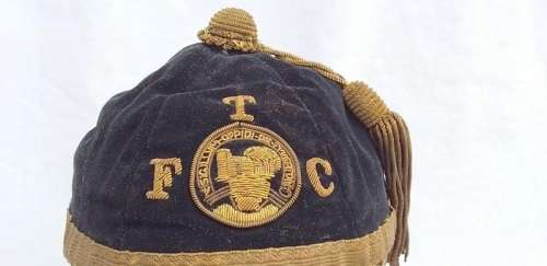 RARE TFC FOOTBALL CLUB PLAYERS CAP CIRCA 1900 ( Tiverton Town Football / Rugby Club )
