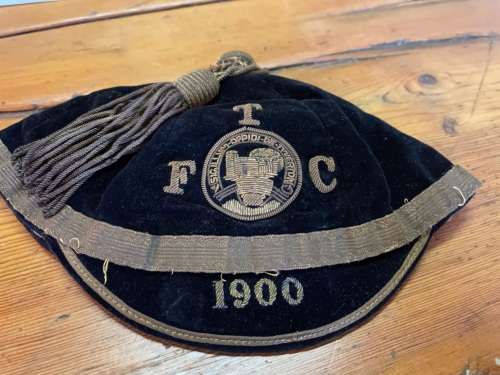 RARE TFC FOOTBALL CLUB PLAYERS CAP CIRCA 1900 ( Tiverton Town Football / Rugby Club )