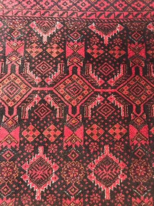 Beautiful Persian Rug ( 180 x 100 cm )