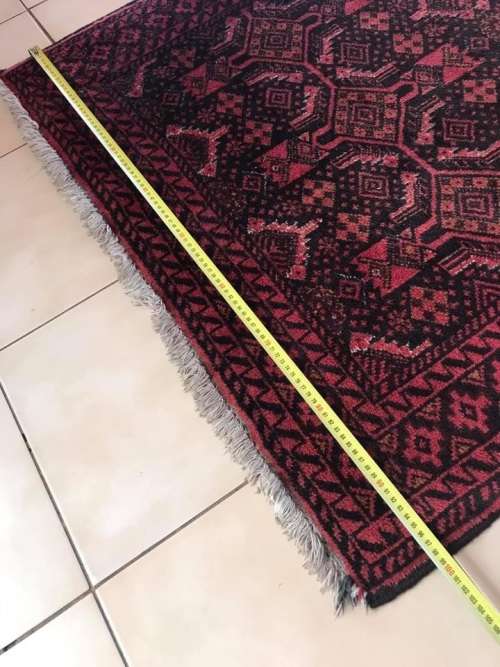 Beautiful Persian Rug ( 180 x 100 cm )