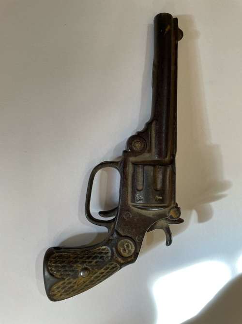 Vintage Diecast Toy Revolver ( working , 16 cm )