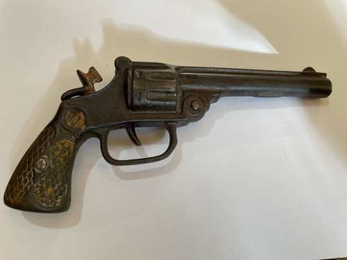 Vintage Diecast Toy Revolver ( working , 16 cm )