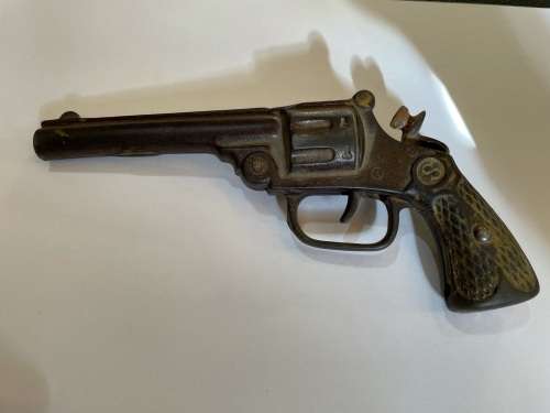 Vintage Diecast Toy Revolver ( working , 16 cm )