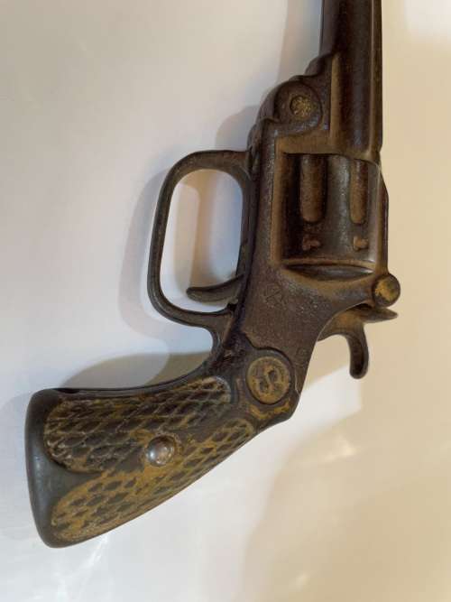 Vintage Diecast Toy Revolver ( working , 16 cm )