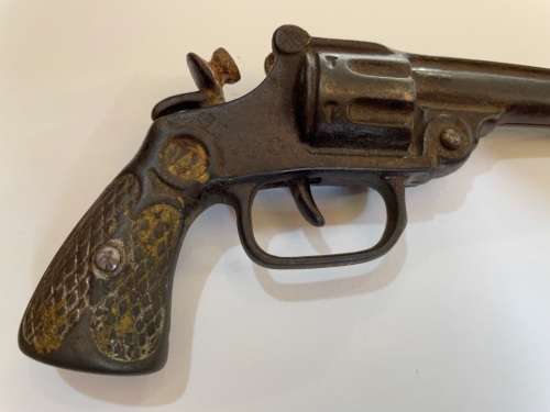 Vintage Diecast Toy Revolver ( working , 16 cm )