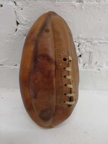 Rugby Ball: Vintage 8 Panel Leather Ball