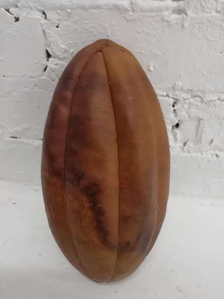 Rugby Ball: Vintage 8 Panel Leather Ball
