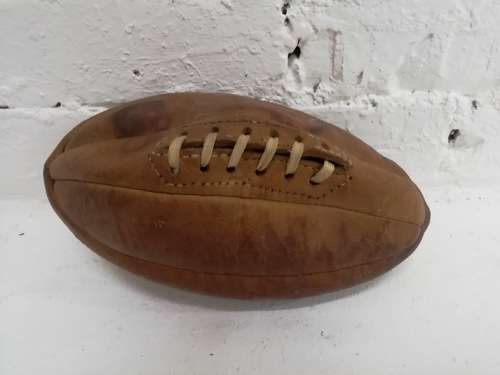 Rugby Ball: Vintage 8 Panel Leather Ball