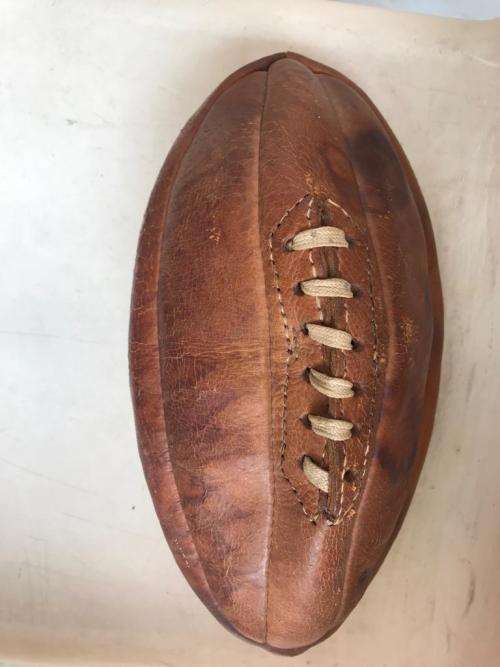 Rugby Ball: Vintage 8 Panel Leather Ball
