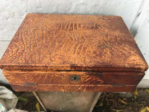 Leather Bound Filing / Wrinting Box ( 30 x 22 x 10 cm , closed )