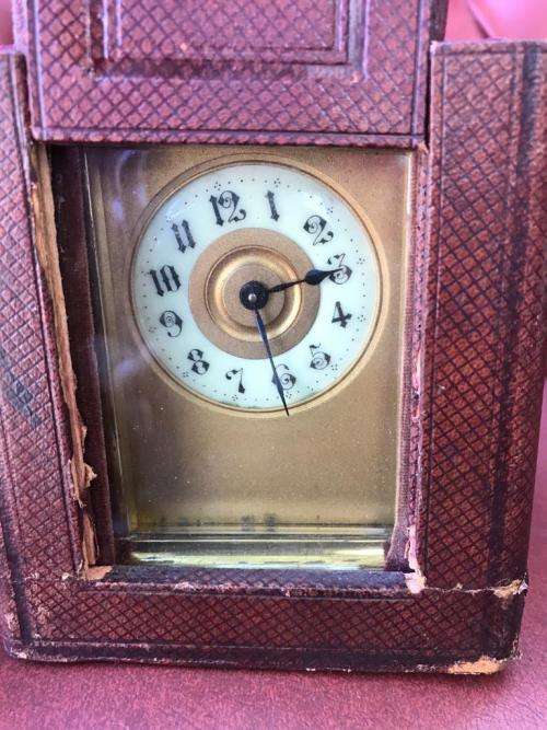 Beautiful Carriage Clock in original Box ( Not Working )