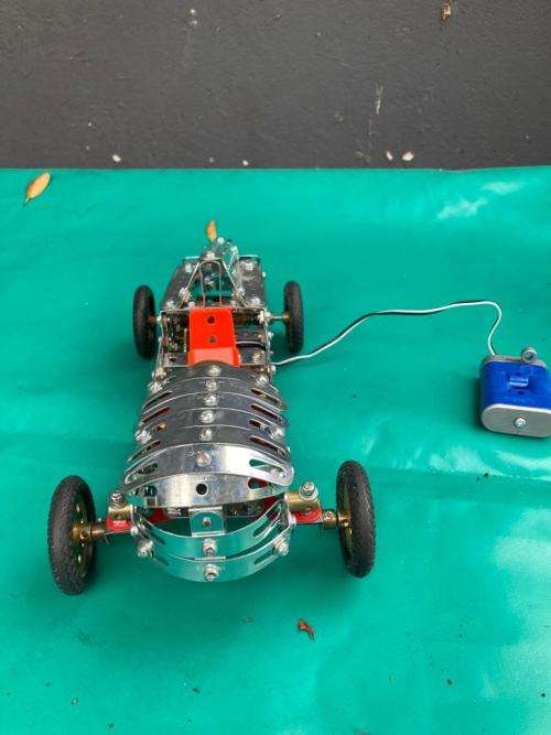 Meccano Bus and Racecar ( 30 x 36 cm )