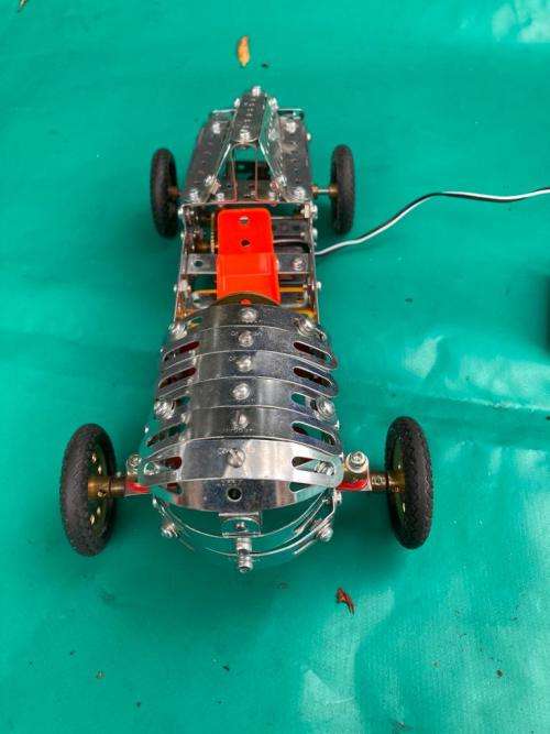 Meccano Bus and Racecar ( 30 x 36 cm )