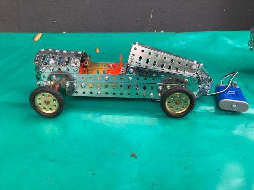 Meccano Bus and Racecar ( 30 x 36 cm )