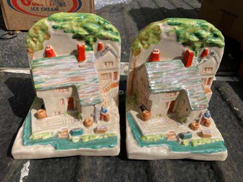 Clarice Cliff : Pair of Original Clarice Cliff Bookends