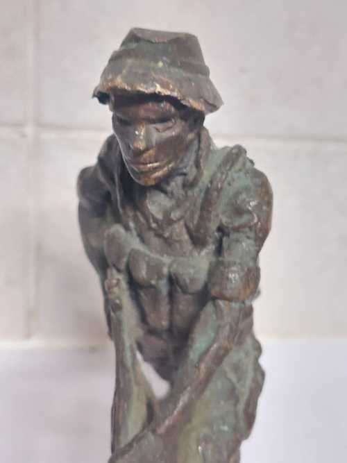 Rare Bronze of South African Soldier ( 17 x 16 x 6 cm )