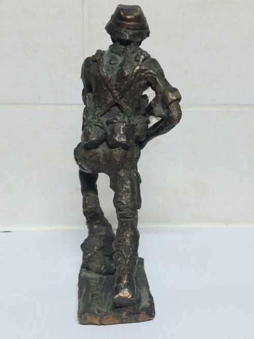 Rare Bronze of South African Soldier ( 17 x 16 x 6 cm )