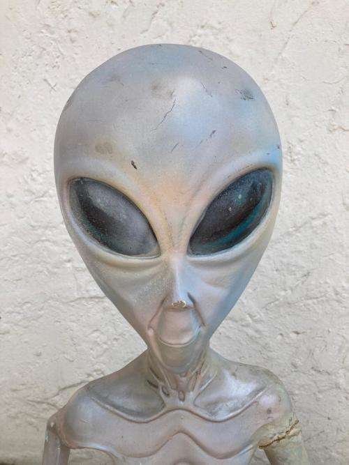 Alien Figurine made of Fibreglass ( 96 cm )