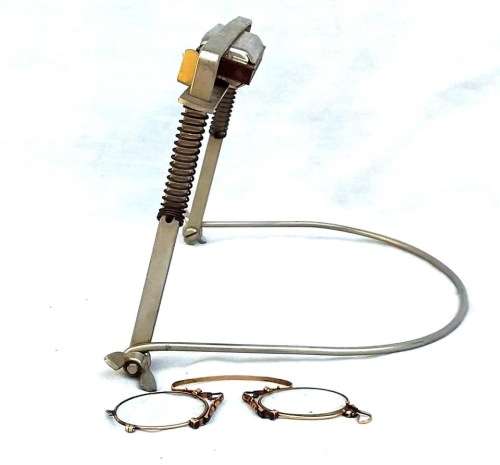 Hohner Blues Harp Harmonica plus Stand ( 10 x 3 x 2 cm , 17 x 14 x 14 cm )