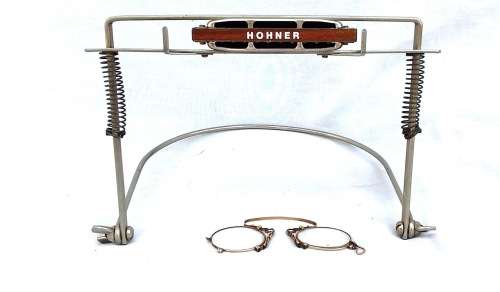 Hohner Blues Harp Harmonica plus Stand ( 10 x 3 x 2 cm , 17 x 14 x 14 cm )