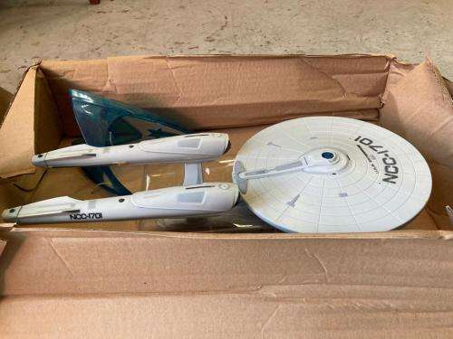 Star Wars : USS Enterprise in Original Box ( 45 x 30 x 10 cm )