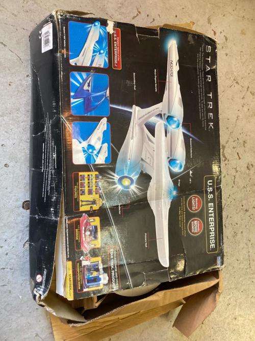 Star Wars : USS Enterprise in Original Box ( 45 x 30 x 10 cm )