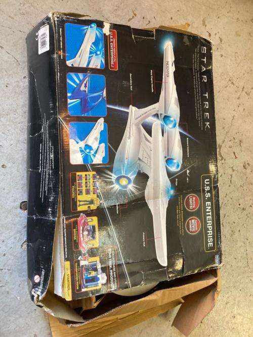 Star Wars : USS Enterprise in Original Box ( 45 x 30 x 10 cm )