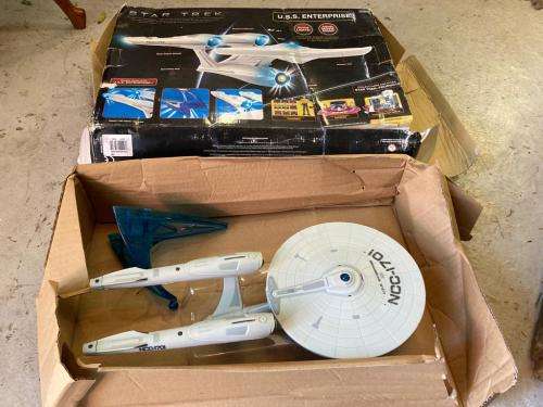 Star Wars : USS Enterprise in Original Box ( 45 x 30 x 10 cm )