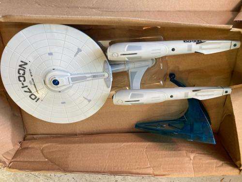Star Wars : USS Enterprise in Original Box ( 45 x 30 x 10 cm )