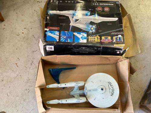 Star Wars : USS Enterprise in Original Box ( 45 x 30 x 10 cm )