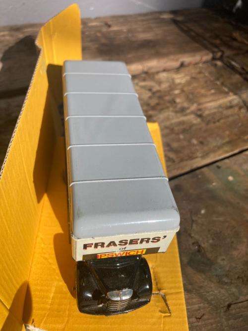 Corgi Frasers Truck ( 15 x 7 cm )