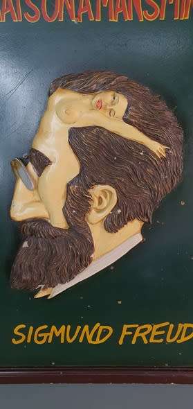 Sigmund Freud : What is on a mans mind ( 60 x 40 x 20 cm )
