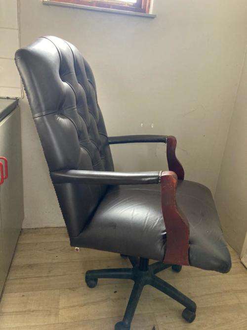 Vintage Leather Swivel Office Chair