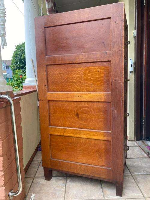 Vintage Oak Filing Cabinet by Yawman & Free , New York ( 141 x 53 x 71 cm )