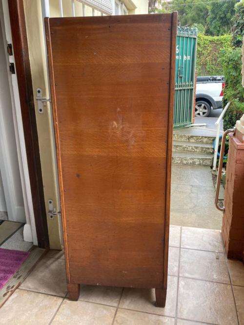 Vintage Oak Filing Cabinet by Yawman & Free , New York ( 141 x 53 x 71 cm )