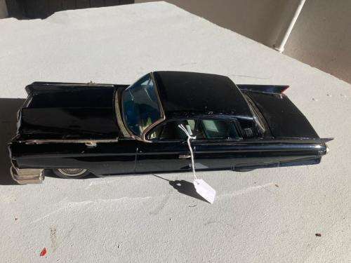 Beautiful Japanese Tinplate Cadillac ( 45 cm )