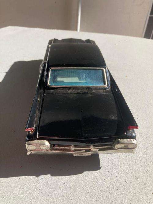 Beautiful Japanese Tinplate Cadillac ( 45 cm )