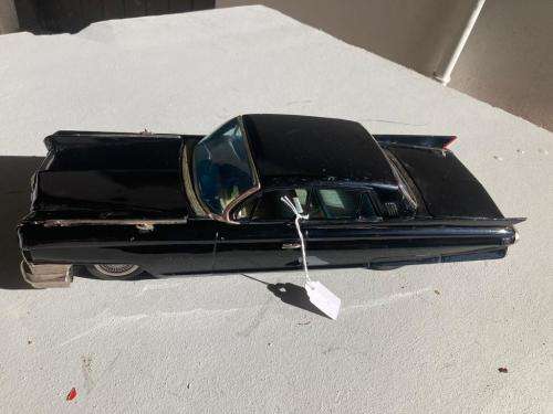 Beautiful Japanese Tinplate Cadillac ( 45 cm )