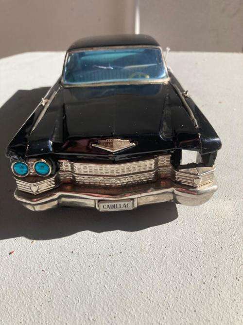 Beautiful Japanese Tinplate Cadillac ( 45 cm )