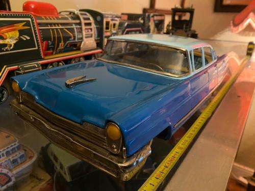 Large Japanese Tinplate Car ( 45 cm )