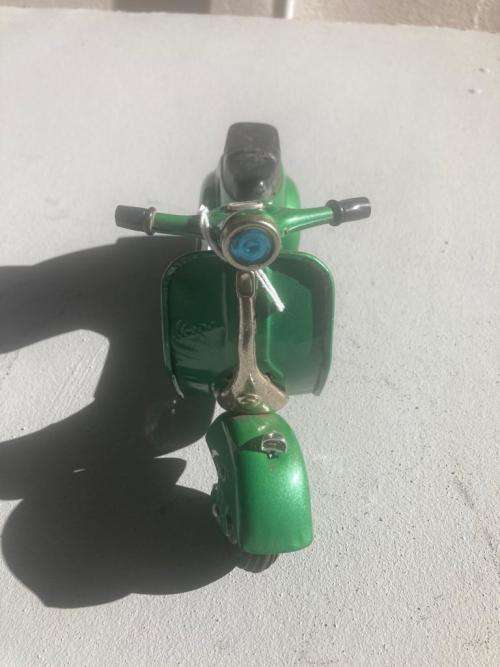 Japanese Tinplate Vespa ( 22 cm )