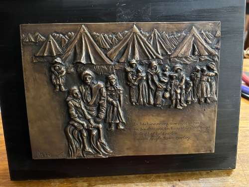 Boer War :Bronze Plaque  Ter Herinnering aan Vroue en Kinders wat in Konsentrasiekampe gesterf het
